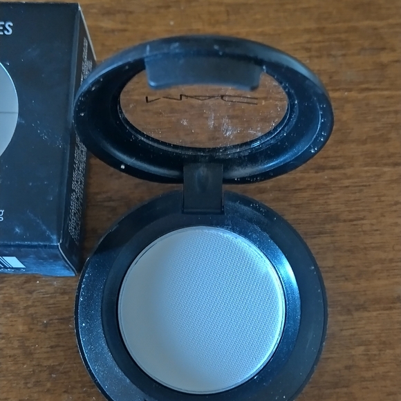 MAC GESSO EYESHADOW - Picture 5 of 6
